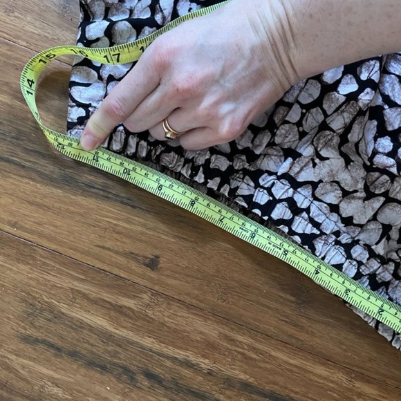 Fahari Bazaar batik pants in white and brown - Picture 9 of 10